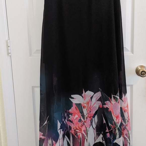BEBE LONG FLORAL SKIRT - Picture 3 of 5